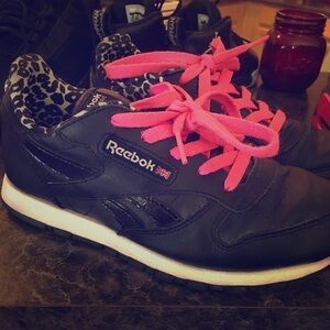 Girls size 2 Reebok shoes
